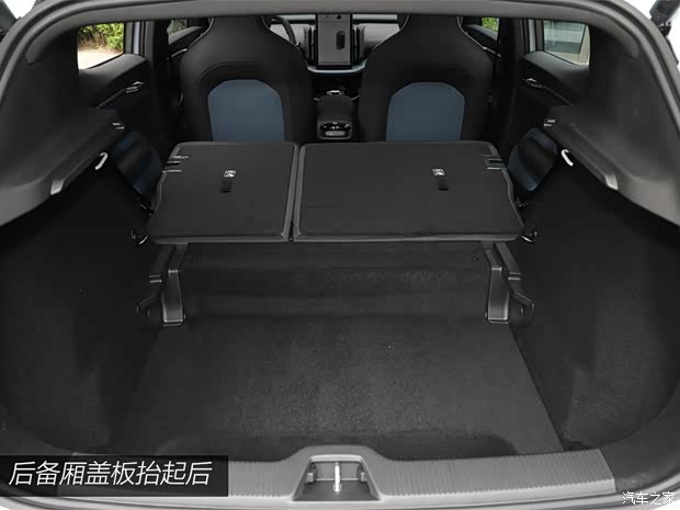 沃尔沃亚太 沃尔沃EX30 2024款 三元锂 四驱版