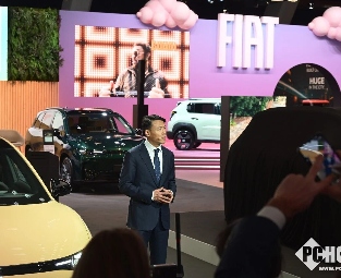 零跑A10亮相2026年布鲁塞尔车展：已开启盲订，仅需99元