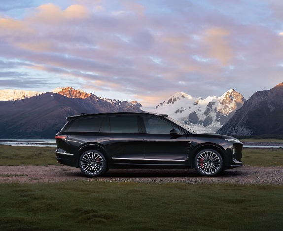 蔚来第100万辆量产车全新ES8星辰绿版下线：历时约7年8个月