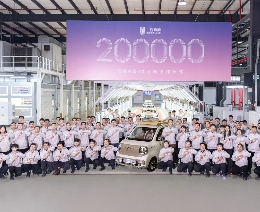 上市20个月，一汽奔腾小马第20万辆整车今日下线